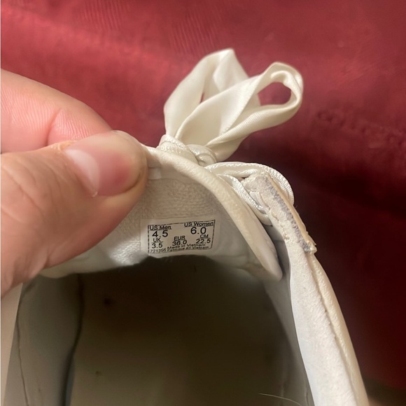 Shoe Lot - Picture 3 of 5